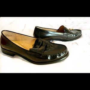 White Mountain Leather Women’s Penny Loafers Size 9